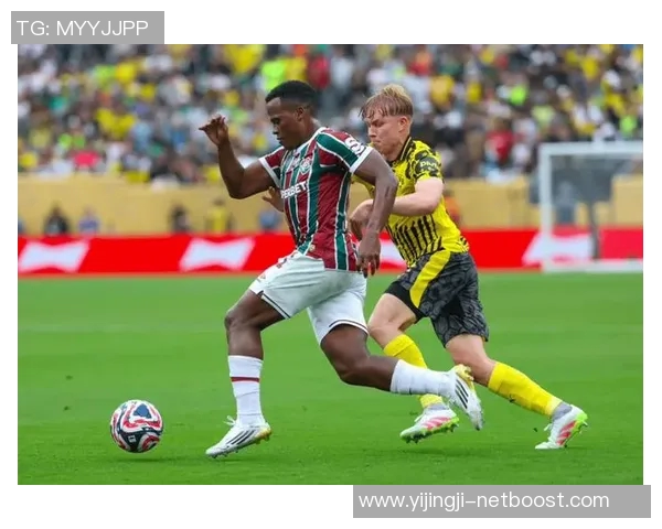 欧冠激战：多特蒙德4-0曼联争议判罚引发全场沸腾