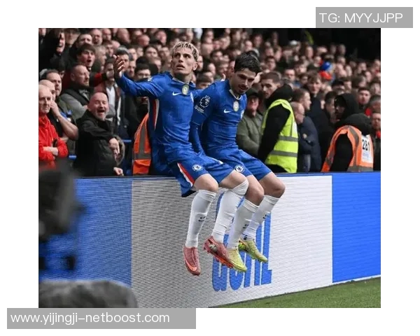 国王杯精彩对决曼联与切尔西战平绝杀瞬间引发全场狂欢分析战术细节